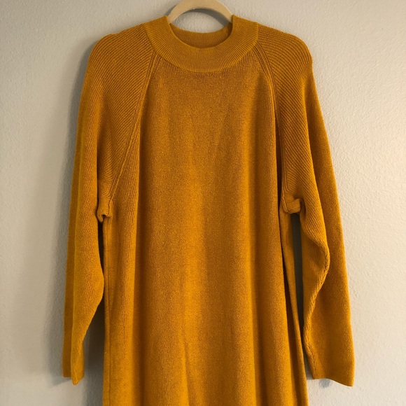 SOLD ✨FREE PEOPLE Santa Barbara Gold Honey Slouchy Knit Sweater Dress (Small) - Picture 7 of 9